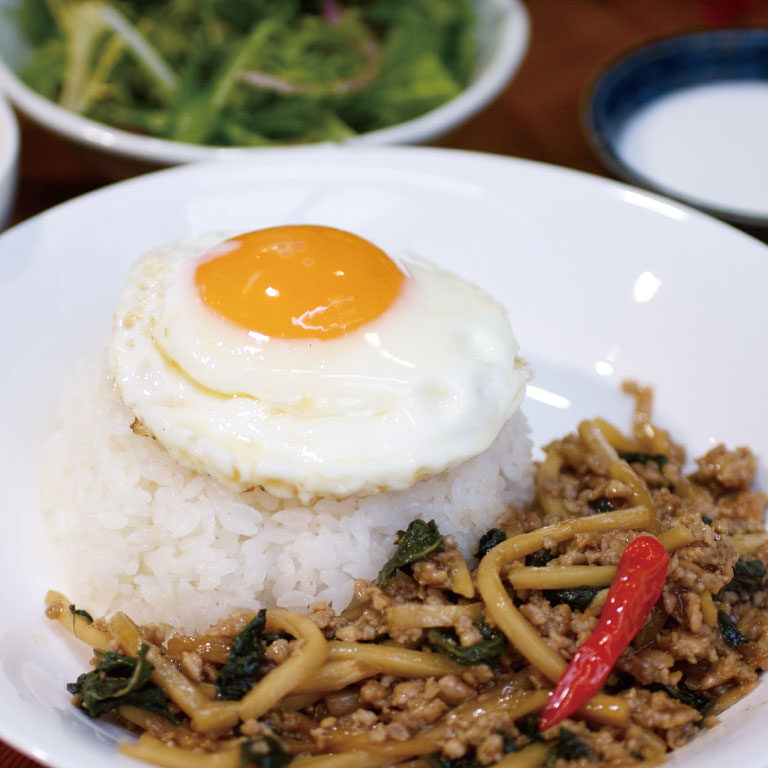 鶏ひき肉のバジル炒め